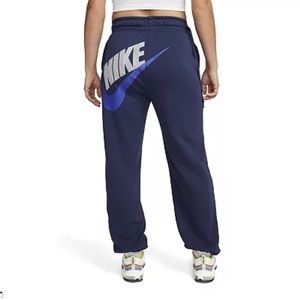 NWT Nike Sweatpants Dance Pants Size L